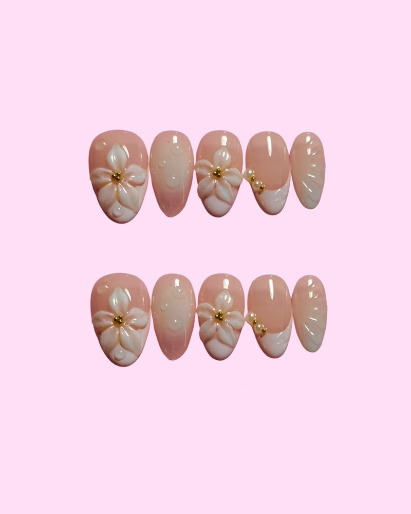 Blush Daisy press on nails - Aurelle Beauty