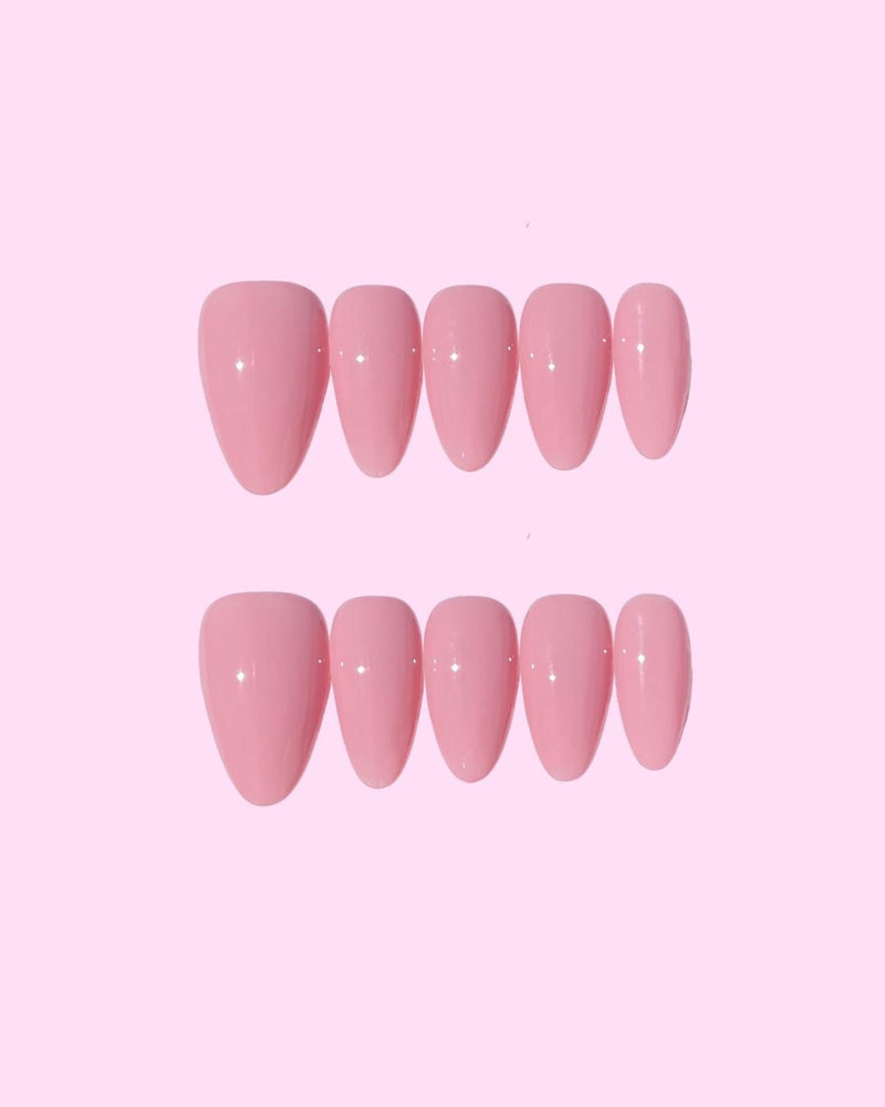 Ballet_Short Almond press on nails - Aurelle Beauty