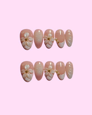 Blush Daisy press on nails - Aurelle Beauty