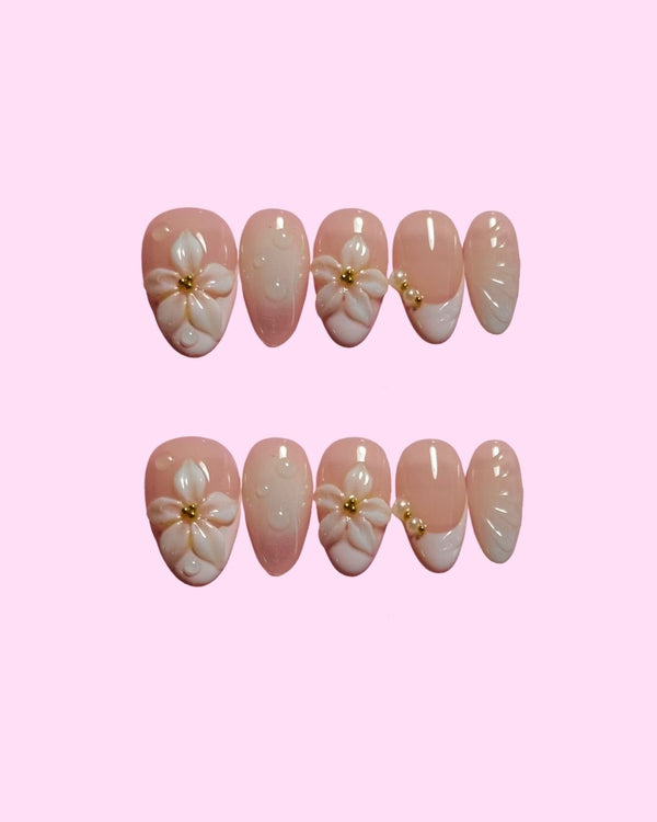 Blush Daisy press on nails - Aurelle Beauty