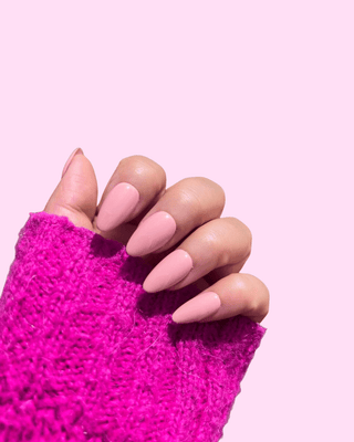 Rosé_Short Almond press on nails - Aurelle Beauty