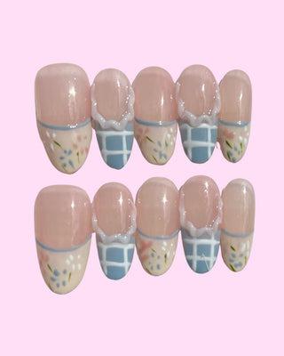 White French Tips Press on nails 3 press on nails - Aurelle Beauty