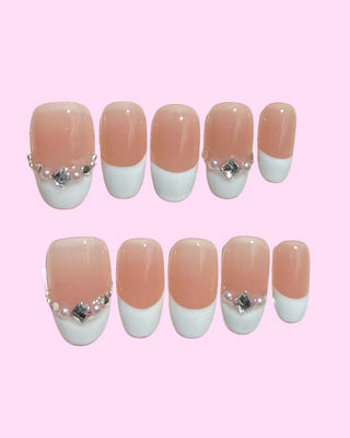 White French Tips Press on nails 5 press on nails - Aurelle Beauty